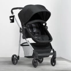Jeep TurboGlyde 3-in-1 Stroller 20 Jeep TurboGlyde 3-in-1 Stroller -Delta Children Sales Store 12560 001 Jeep TurboGlyde 2in1 Black Lifestyle 101