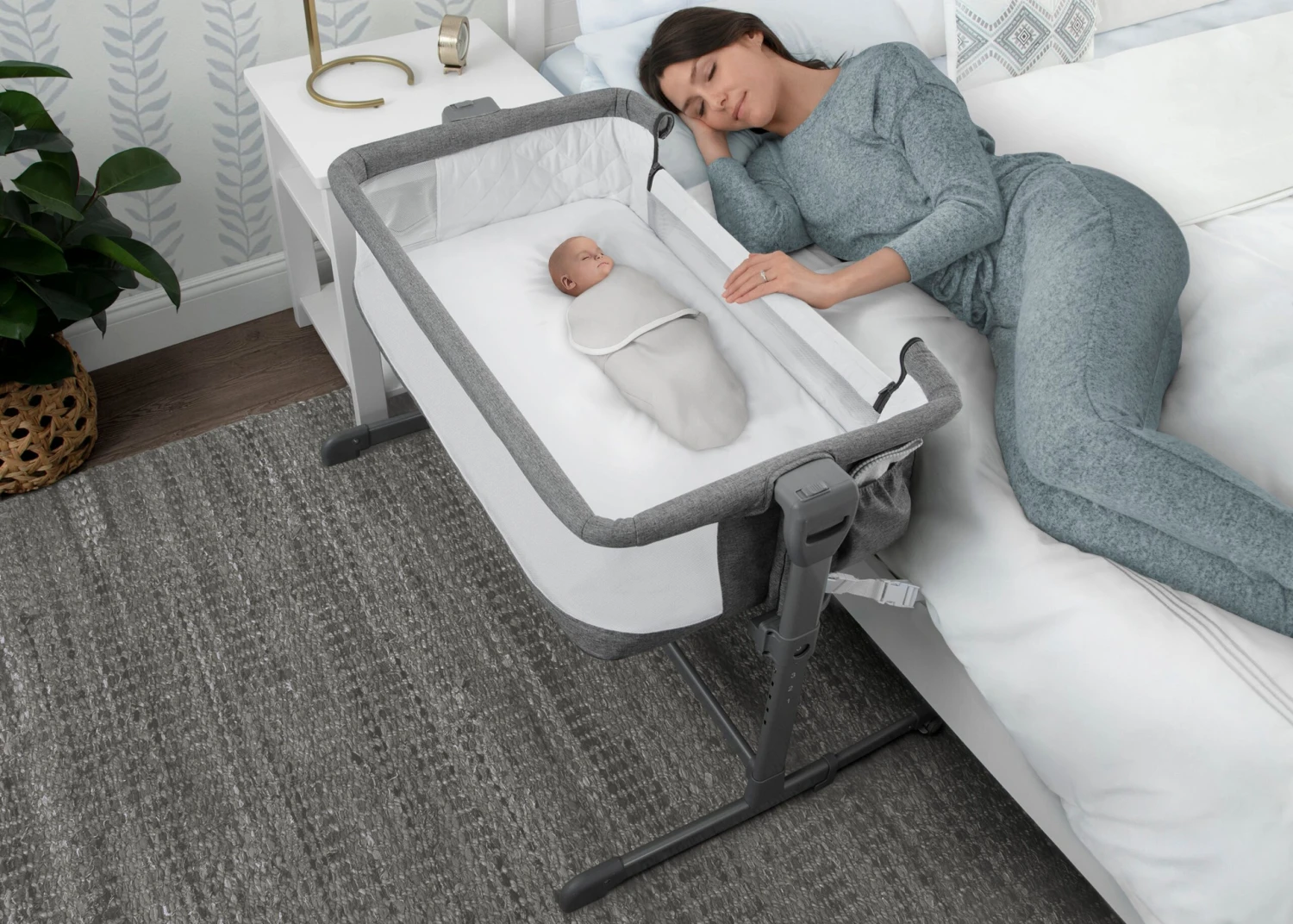 Delta Children Close2Me Bedside Baby Bassinet 8 Delta Children Close2Me Bedside Baby Bassinet - Image 8