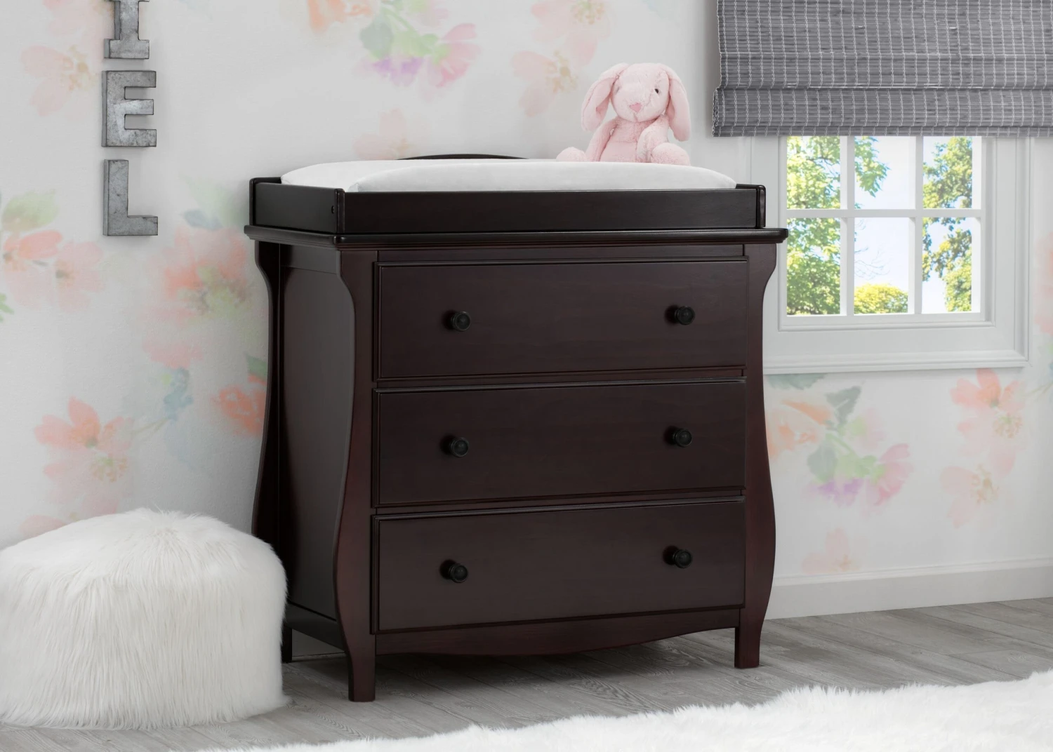 Delta Children Lancaster 3 Drawer Dresser With Changing Top 12 Delta Children Lancaster 3 Drawer Dresser With Changing Top - Image 12