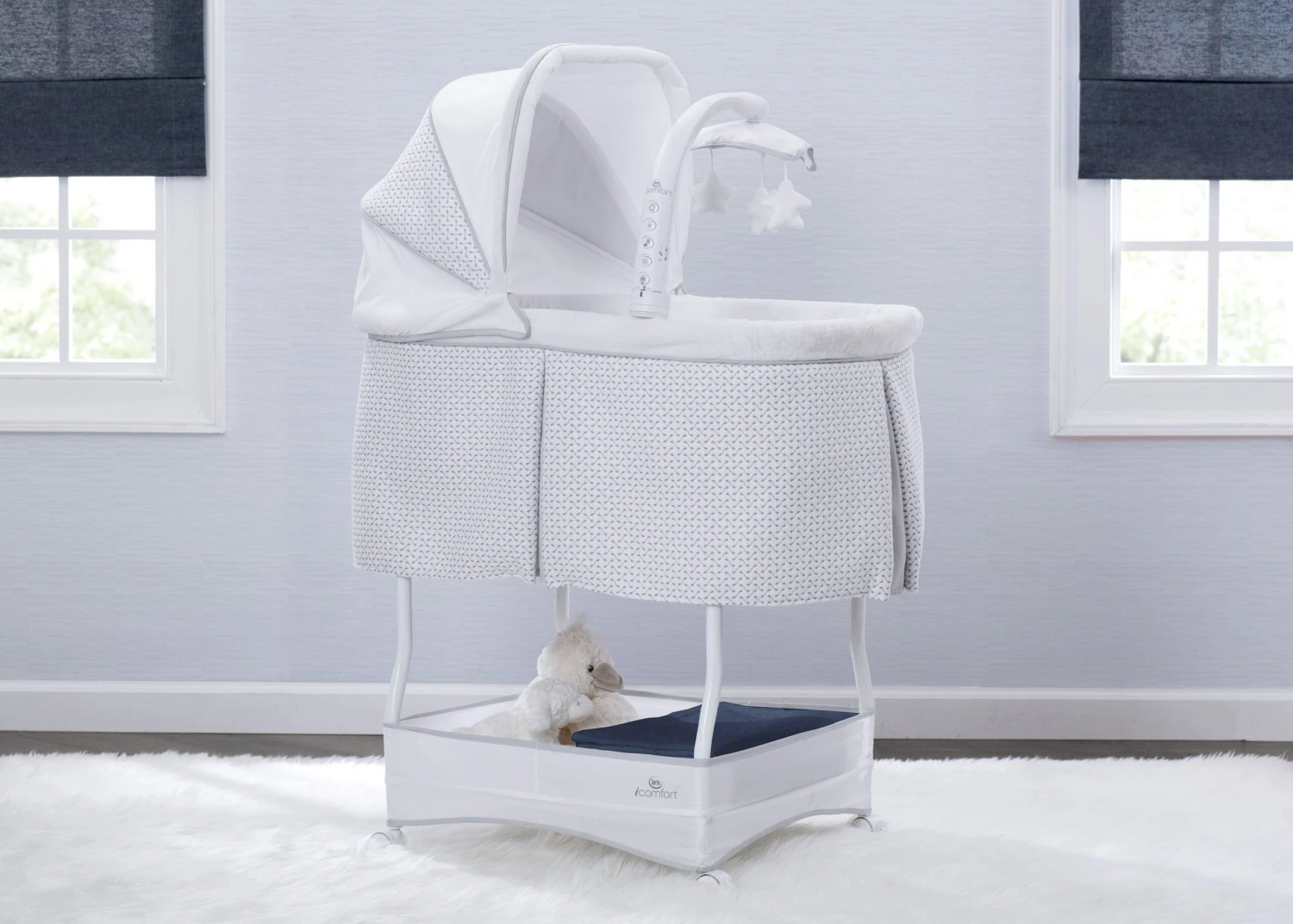 IComfort Auto Glide Bassinet 2 IComfort Auto Glide Bassinet - Image 2