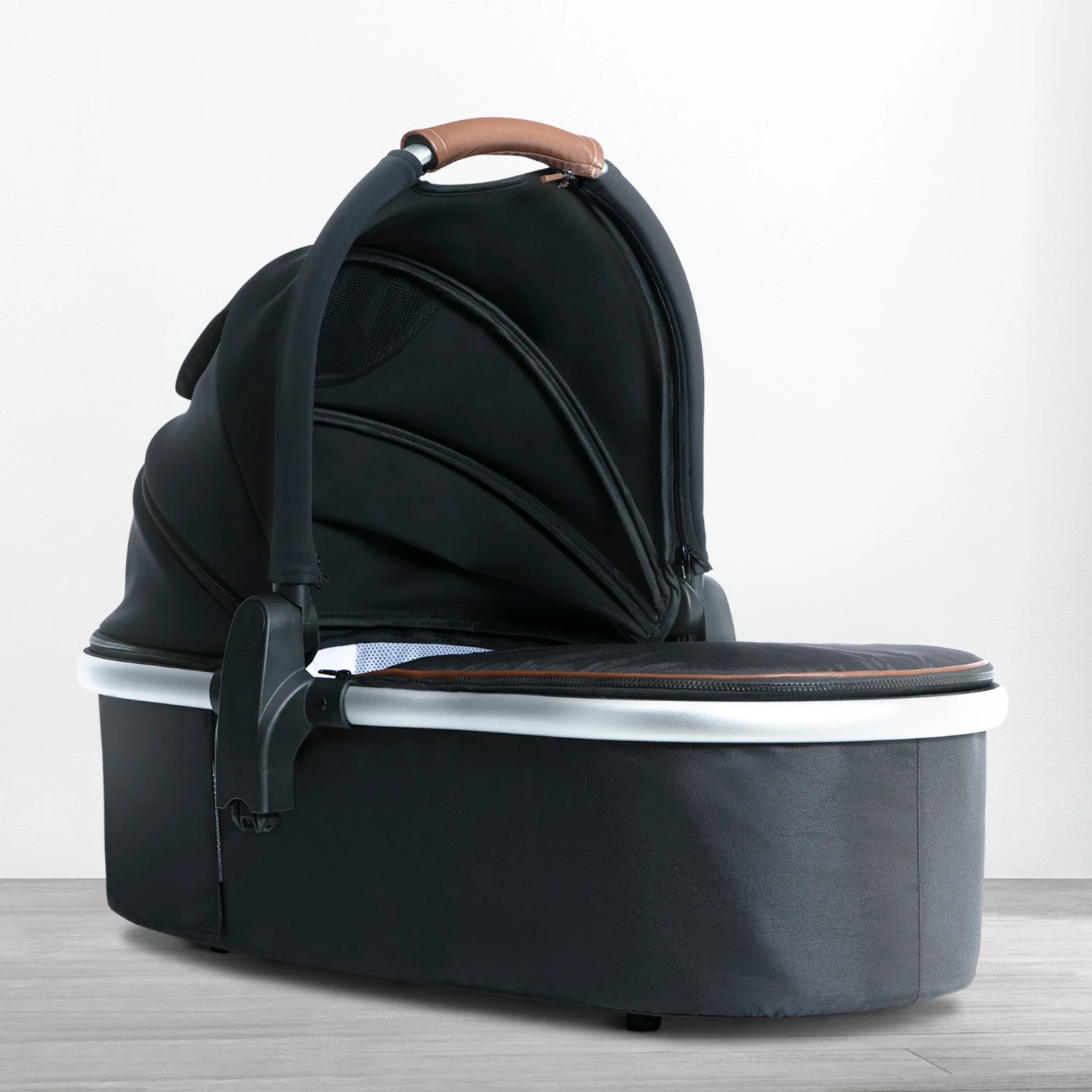 Delta Children Revolve Bassinet 5 Delta Children Revolve Bassinet - Image 5