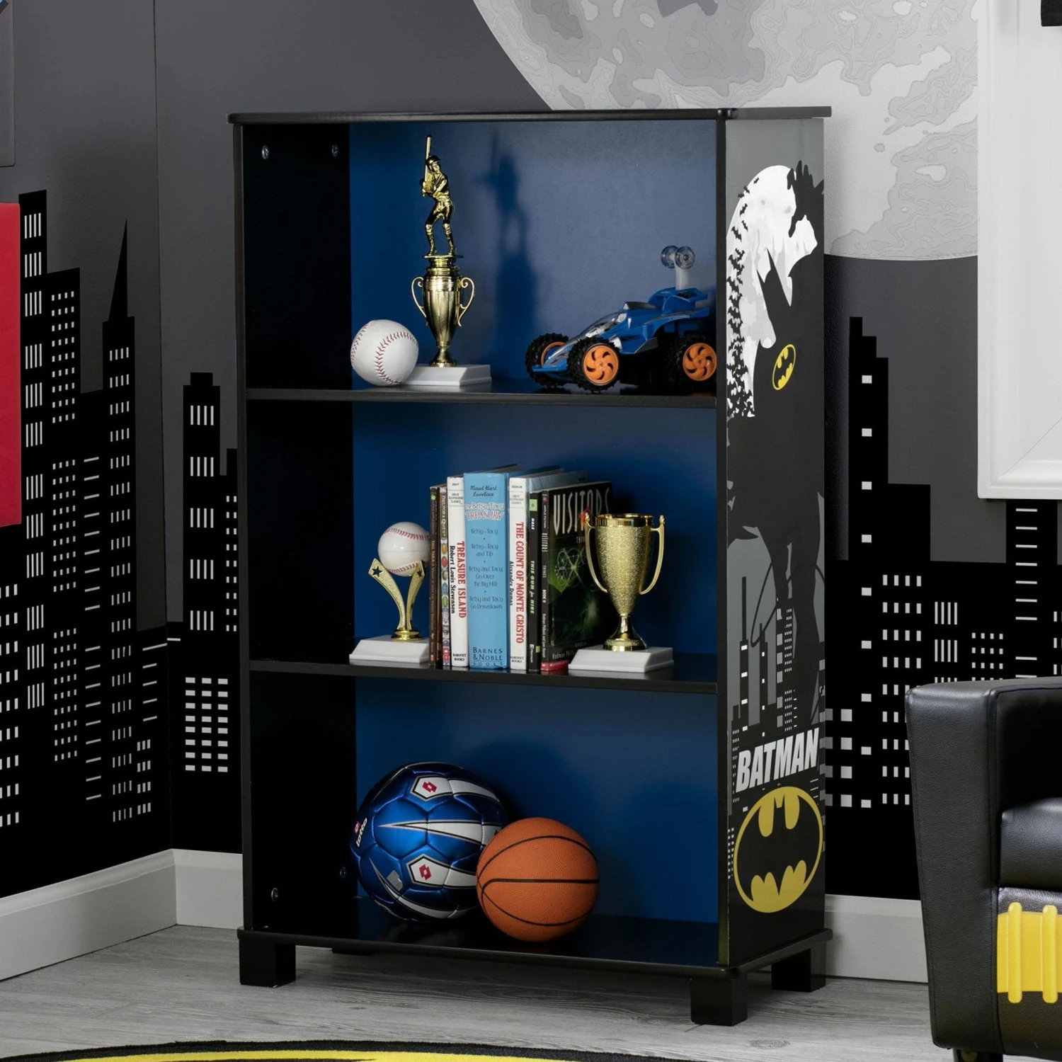 Delta Children Batman Deluxe 3-Shelf Bookcase 5 Delta Children Batman Deluxe 3-Shelf Bookcase - Image 5