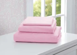 Delta Children 3-Piece Twin Sheet Set 21 Delta Children 3-Piece Twin Sheet Set -Delta Children Sales Store N053800 654 twinsheets pink lifestyle 01 scaled