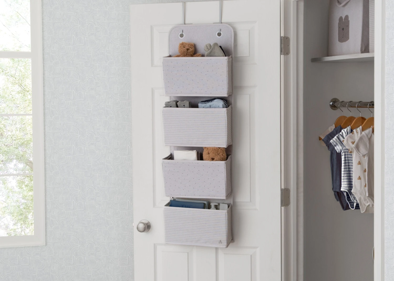 BabyGap 2-Pack Over The Door Storage Organizer With 4 Pockets 10 BabyGap 2-Pack Over The Door Storage Organizer With 4 Pockets - Image 10