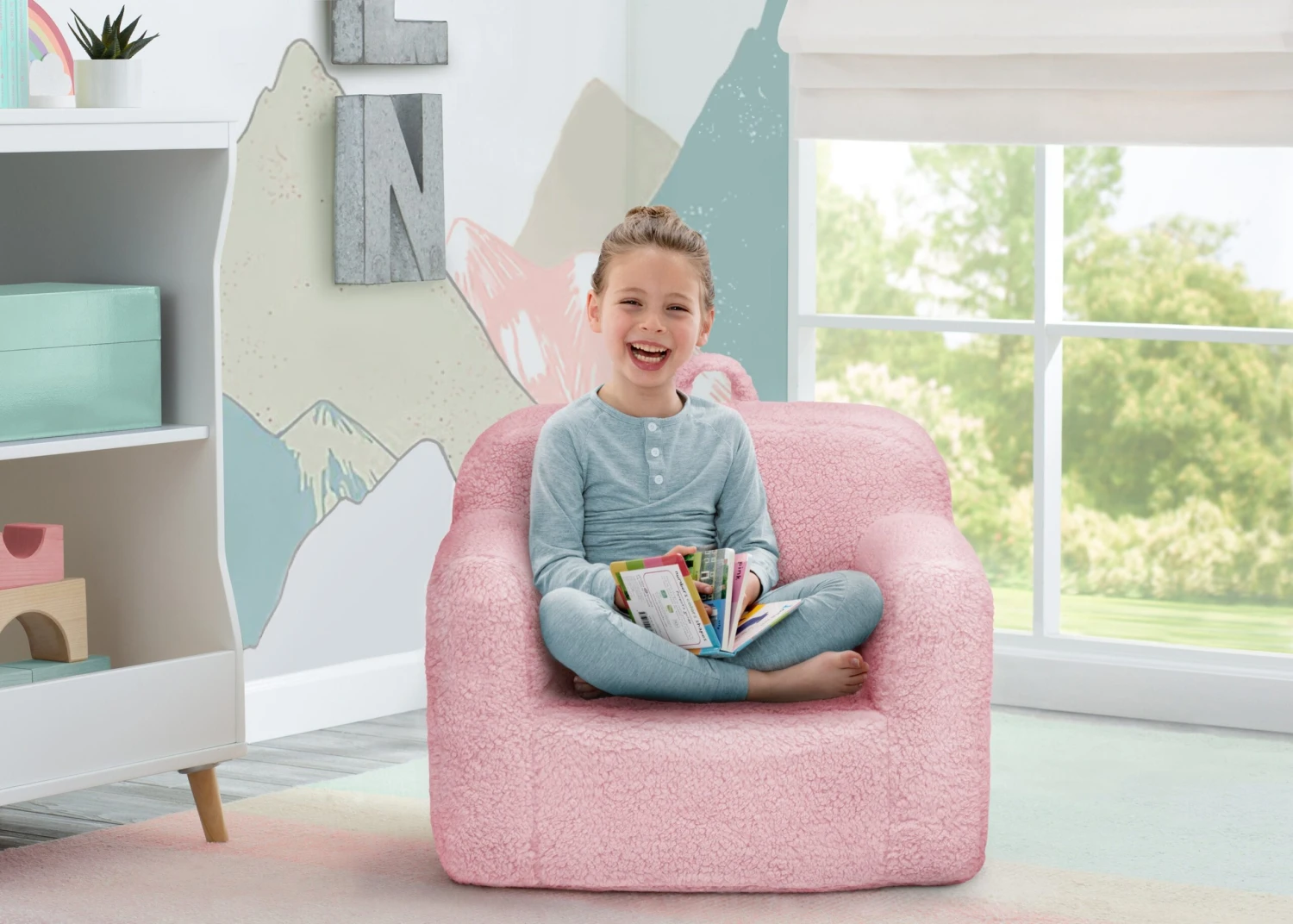 Delta Children Cozee Sherpa Chair For Kids 5 Delta Children Cozee Sherpa Chair For Kids - Image 5